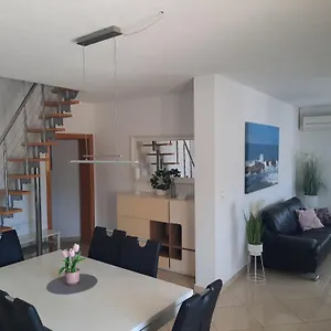 https://martina-apartments.in-istria.net